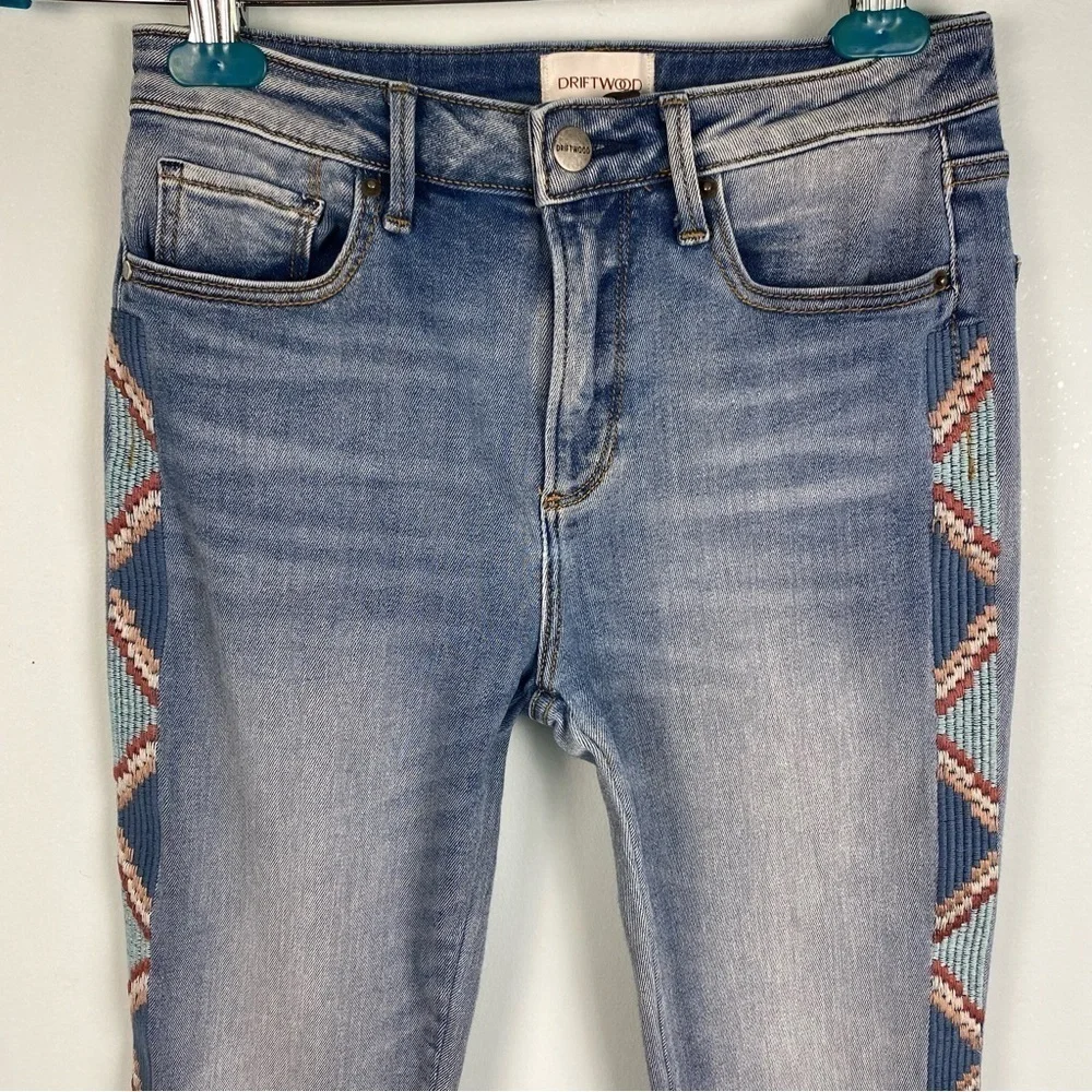 Driftwood Jackie High rise light denim with geometric side embroidery - Picture 6 of 6